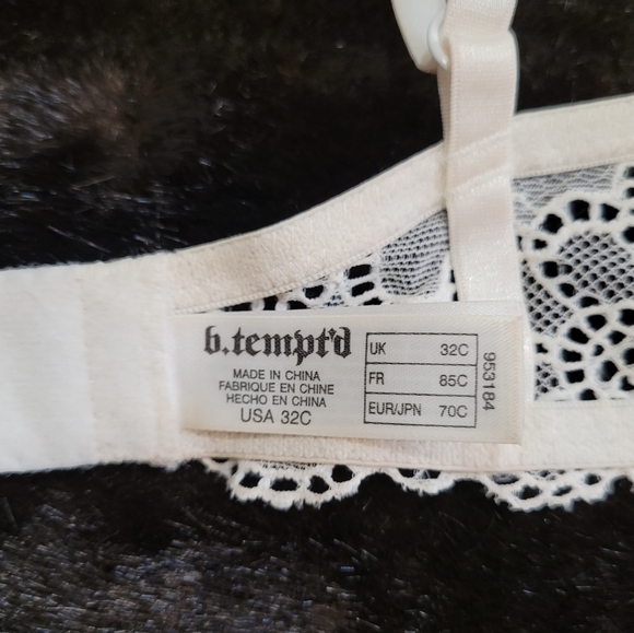 WACOAL | B.tempt'd Lacy Underwire Bra Bundle - White - 32C - Picture 3 of 9